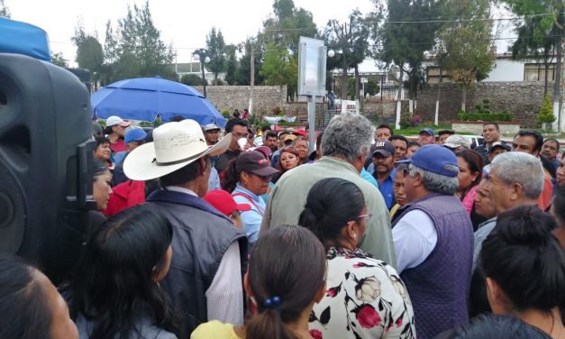 Comerciantes se manifiestan en Mineral de la Reforma