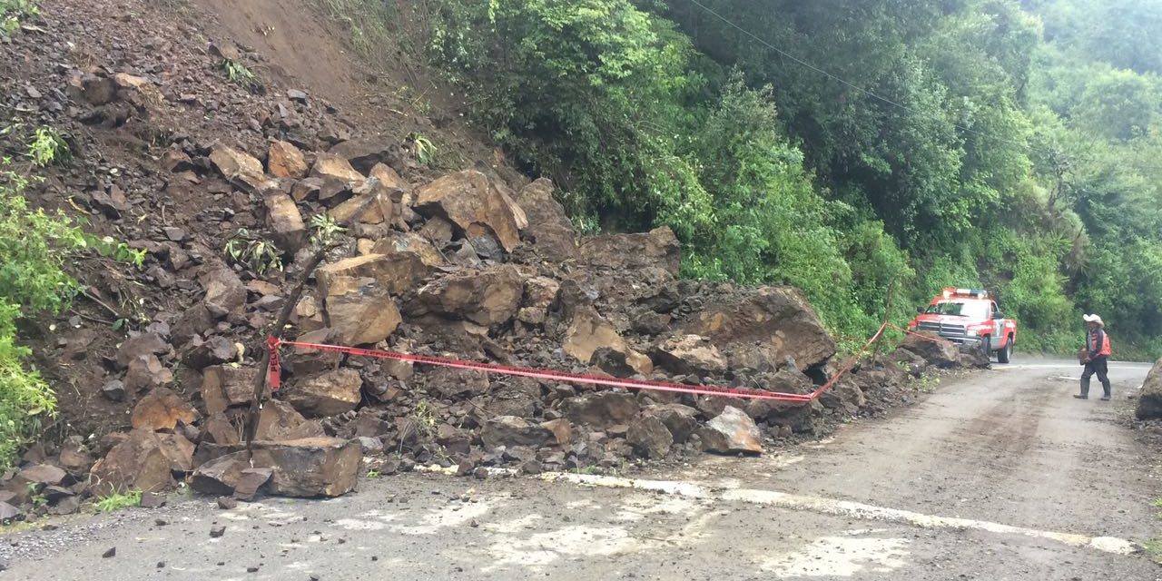 Atiende Obras Públicas derrumbe en Xochicoatlán