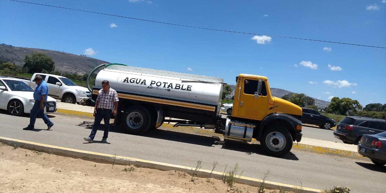 Inspeccionan pipas de agua potable en Tulancingo