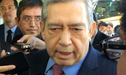 Simón Vargas será el primer secretario en comparecer ante el Congreso