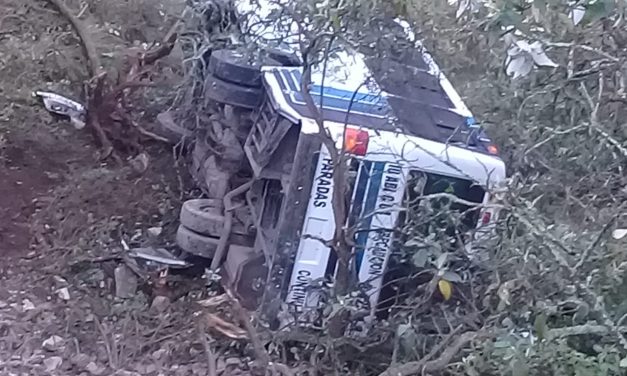 Accidente en la México-Tuxpan deja mínimo 5 lesionados