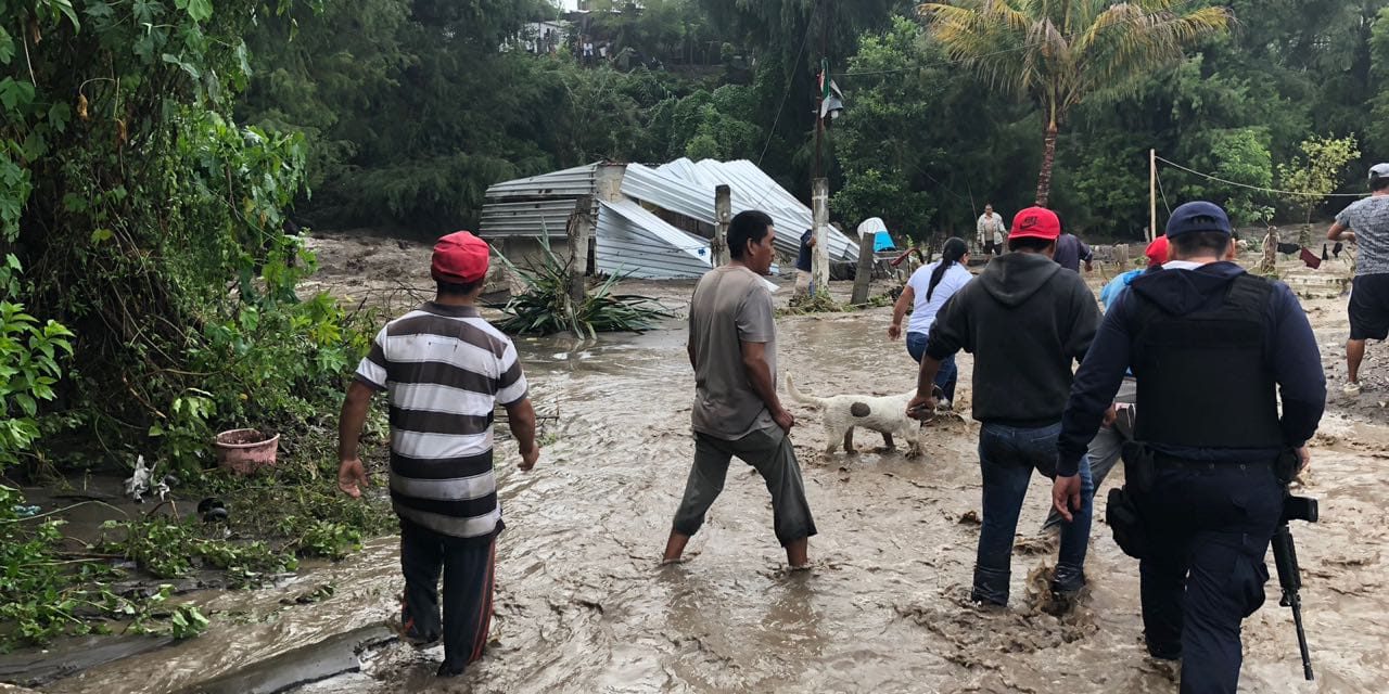 Desbordamiento de río Nexapa afecta 35 viviendas