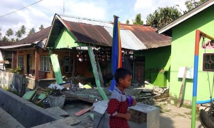 Terremoto y tsunami afectan Indonesia