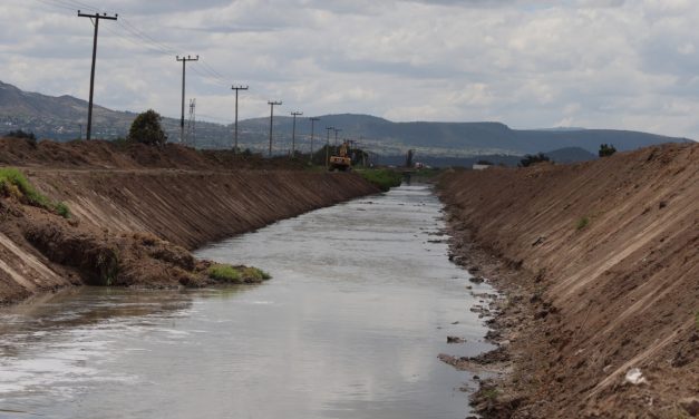 Realizan trabajos de desasolve en Río de las Avenidas