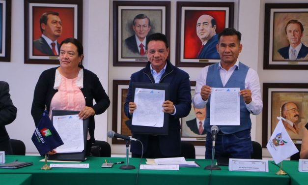 Ayuntamientos y SEMARNATH firman convenio para atender tiradero del Dextho,