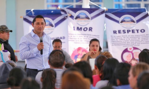 Mineral de la Reforma ofrece conferencias para padres de familia