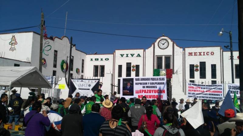 Integrantes de la UNTA se manifiestan contra alcalde de Epazoyucan