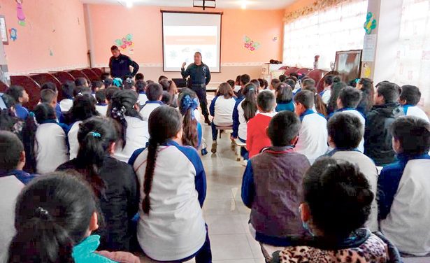 Niños de primaria de Tepeapulco inhalan dulces imitando conductas de sus padres