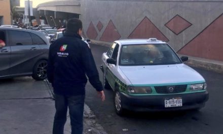 Taxistas no respetan tarifas establecidas para la Feria de Pachuca