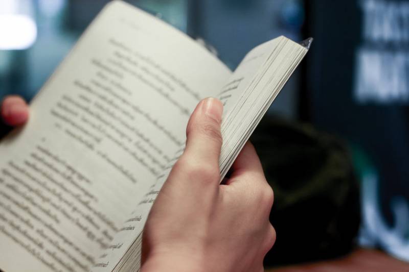 Disminuye hábito de la lectura a causa de las largas jornadas laborales