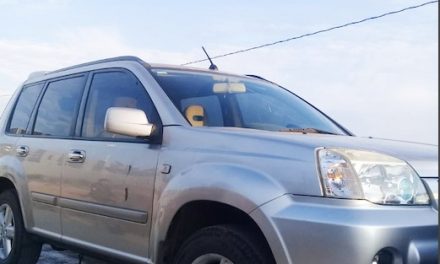 Asegura Policía a persona con vehículo con reporte de robo en Tlaxiaca