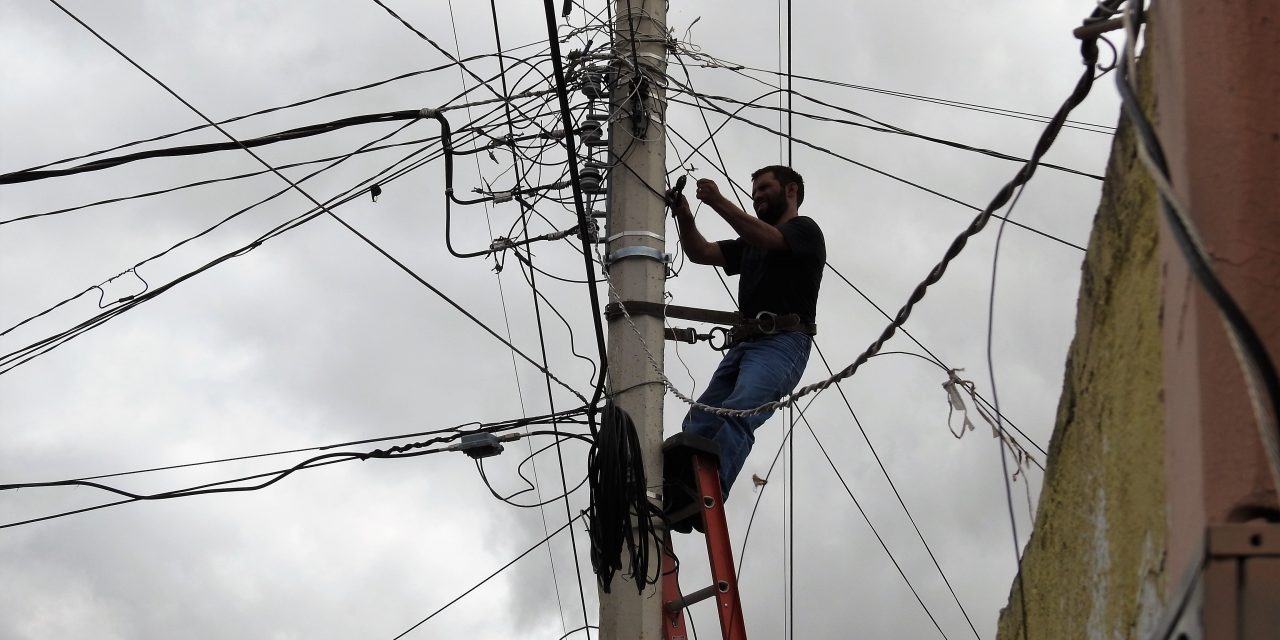 Reemplazan luminarias en Tolcayuca para generar ahorro