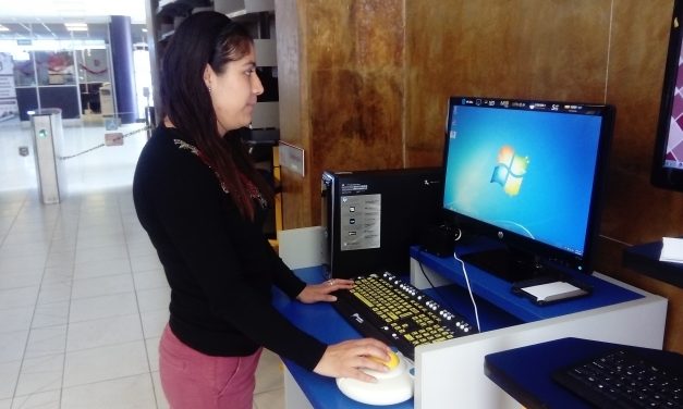 Adaptan computadoras en UPT para débiles visuales y discapacitados