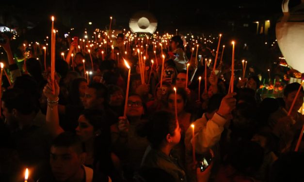 Encienden 2018 velas en Xantolo