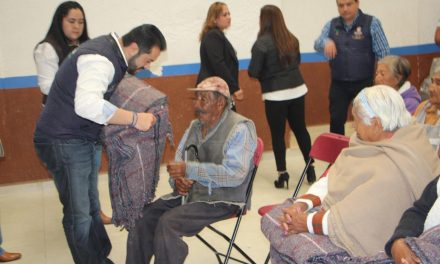 Entregan cobijas del programa Abrigo 2018 en Zapotlán de Juárez