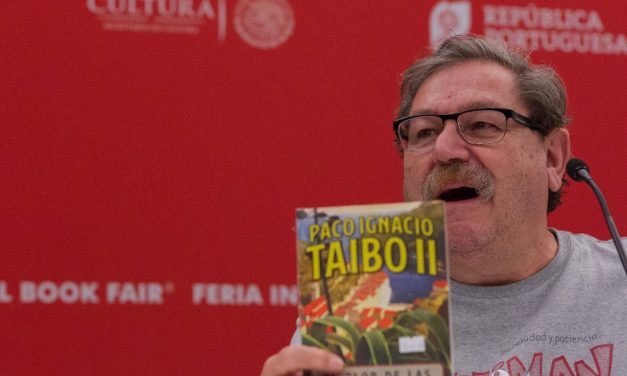 Taibo se disculpa en Twitter; Senado baja dictamen para que llegue al FCE