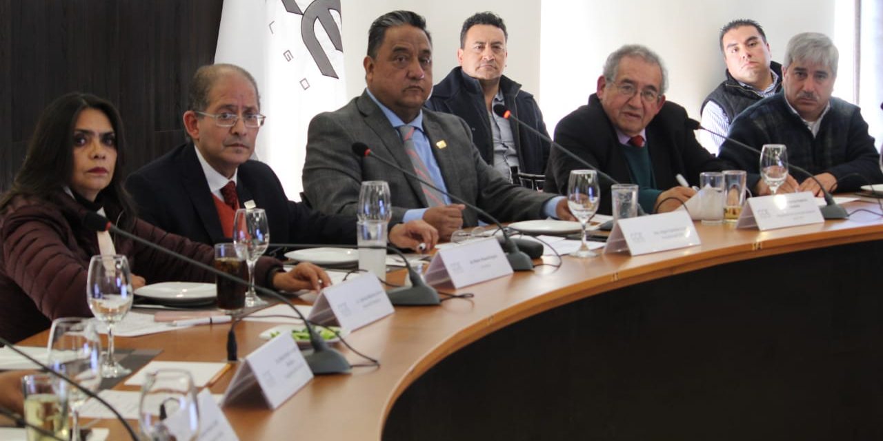 Líderes empresariales se reúnen con diputados de Morena para exponer problemáticas