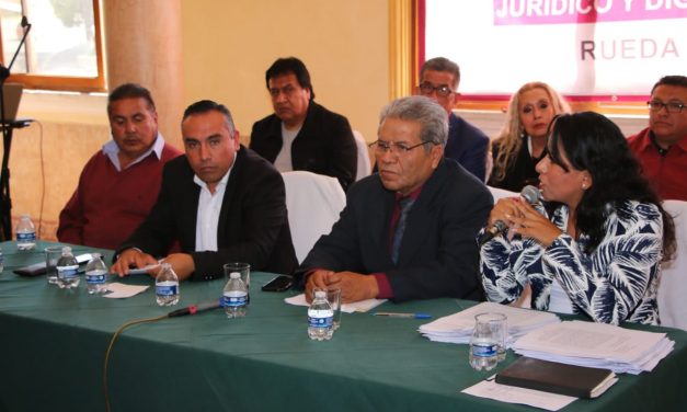 Docentes de Hidalgo respaldan denuncia contra dirigente del SNTE