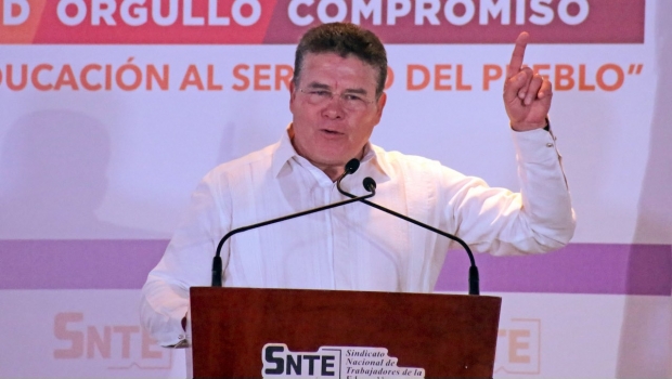 Pide licencia Juan Díaz de la Torre a la dirigencia del SNTE