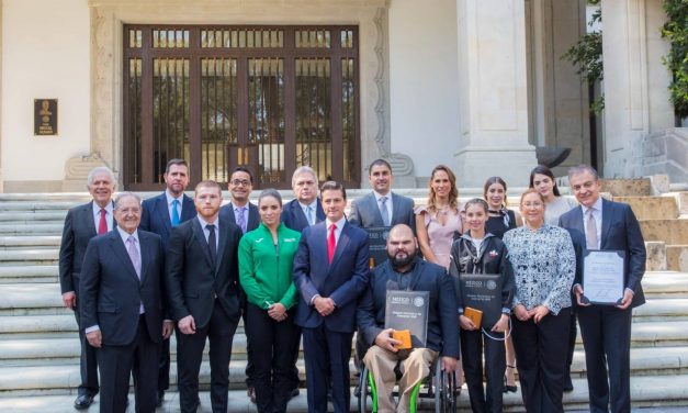 Enrique Peña Nieto entrega Premio Nacional del Deporte