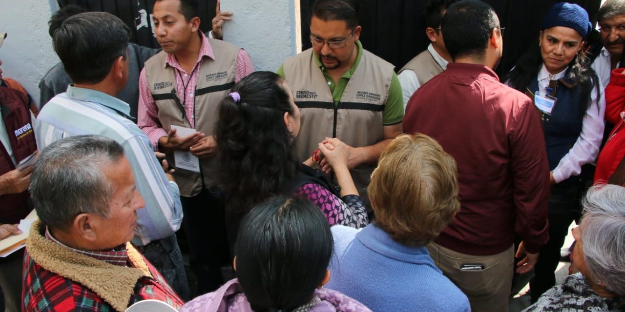 Equipo de AMLO fue rebasado por la cantidad de aspirantes a pensión de adultos mayores