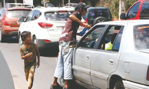 Trabajadores de los semáforos piden oportunidad laboral