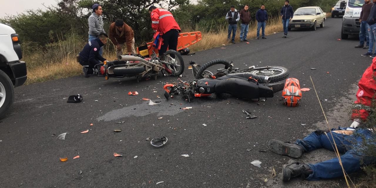 Impacto entre motocicletas deja dos lesionados en Tepeji