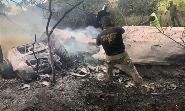 Cae avioneta en Atizapán; hay dos muertos