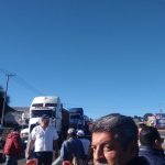 Bloquean profesores jubilados la México-Pachuca