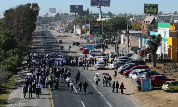 Bloqueos se levantarán hasta que se pague el bono: SNTE