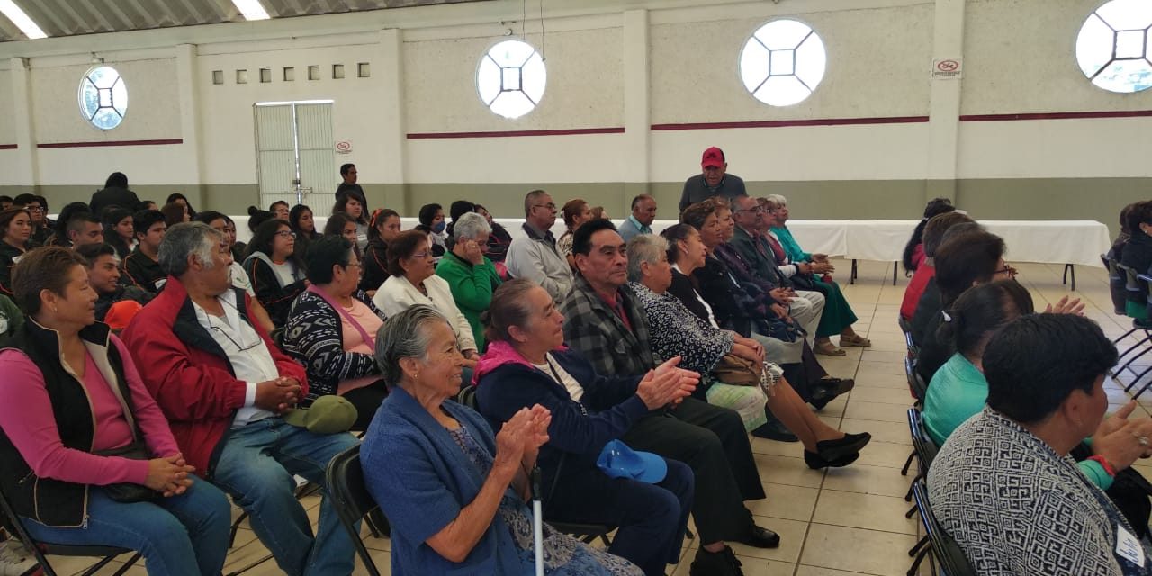 En Santiago Tulantepec ofrecen beneficios a adultos con credencial del INAPAM