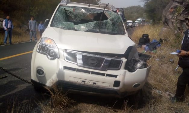 Accidente en Atotonilco el Grande deja 3 lesionados