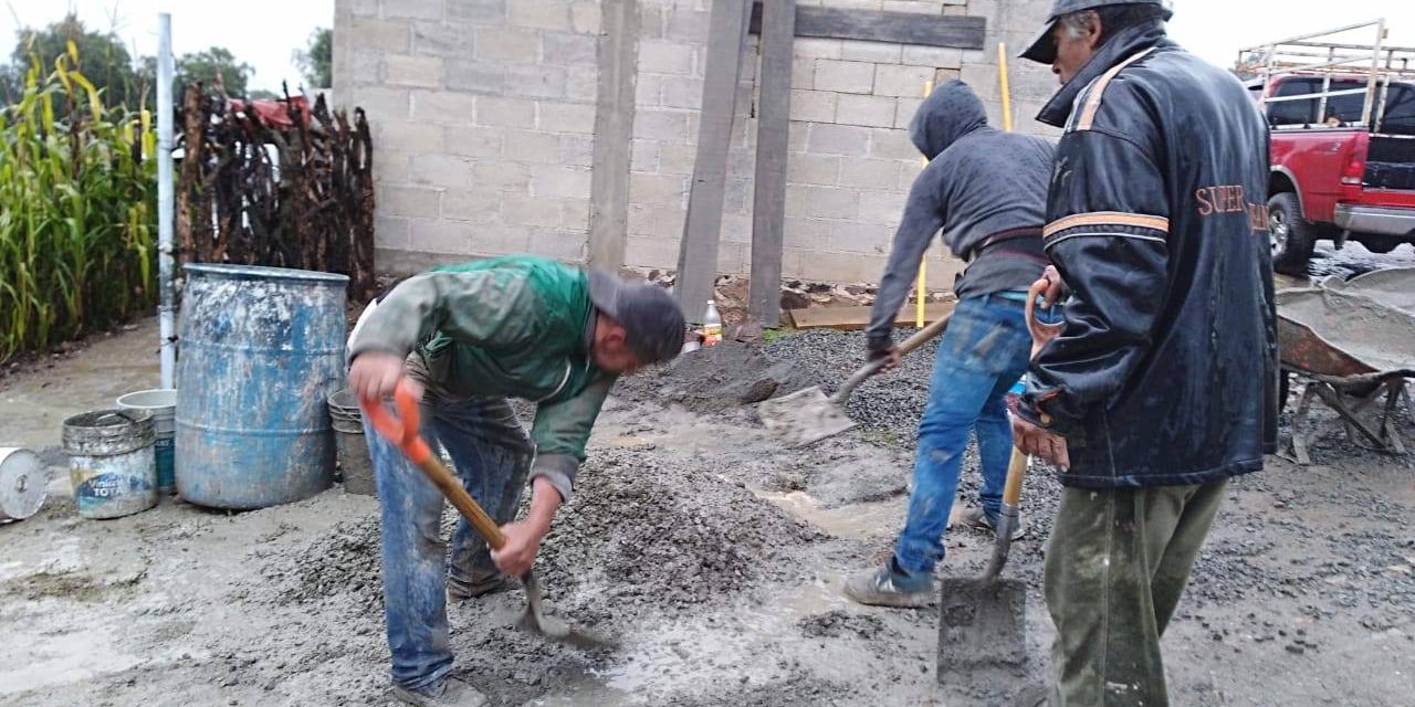Programa piso firme beneficia a 21 familias de Villa de Tezontepec
