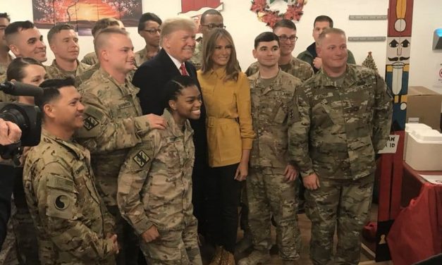 Trump visita a soldados en Irak