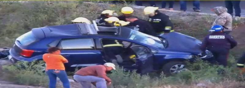 Accidente entre una pipa y un vehículo particular, en Las Torres