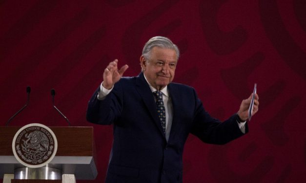 AMLO califica de hipócrita a Fitch