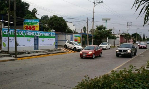 Niegan recibir «moches» en los verificentros de Pachuca