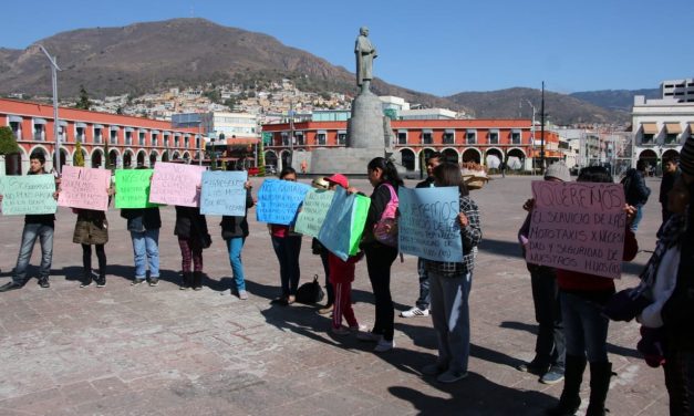 Manifestantes piden regrese el servicio de mototaxi a colonias de Pachuca