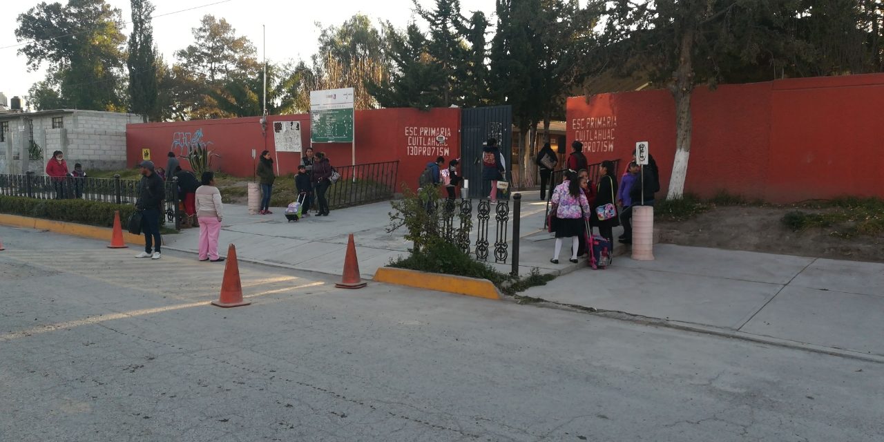Padres de familia exigen apertura de escuelas en Pachuca