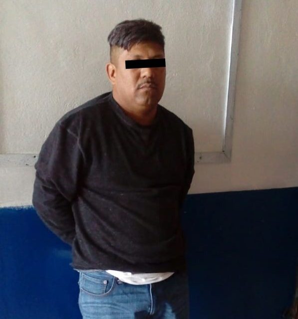 Detienen a sujetos acusados de robar a transeúnte en Pachuca