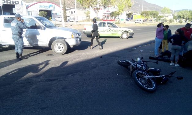 Policía de Pachuca resulta herido de un accidente contra una camioneta