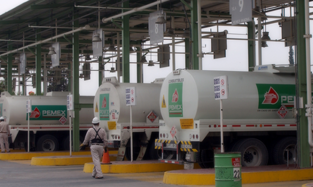 Tardan hasta 24 horas para cargar pipas en la refinería de Tula: Coparmex