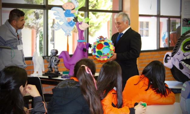 «Arte en Unicel» del artista Víctor Rodríguez recorre instituciones educativas