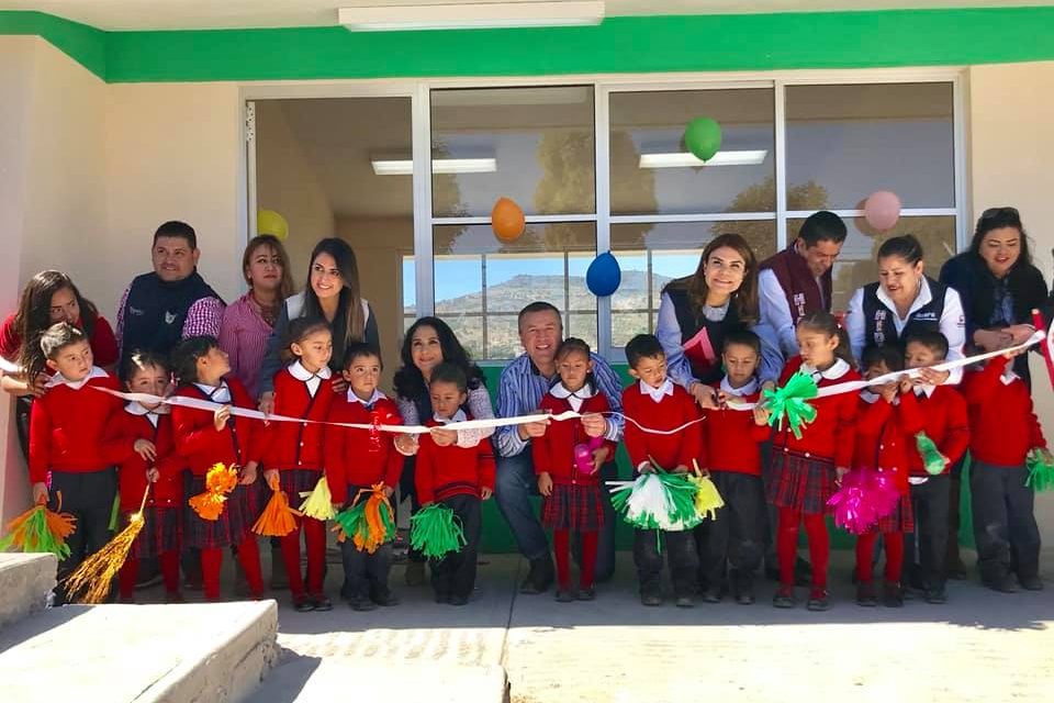 Alcalde de Tepeapulco inaugura aula en Jardín de Niños de CONAFE
