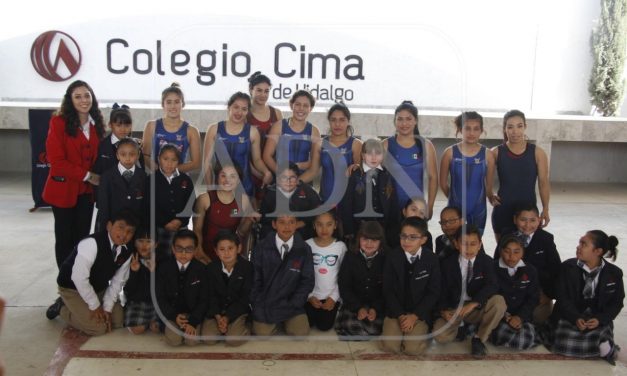 Gladiadoras hidalguenses convivieron con alumnos de primaria y secundaria