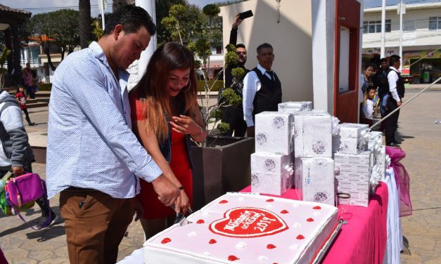 Celebraron 19 matrimonios en Santiago Tulantepec