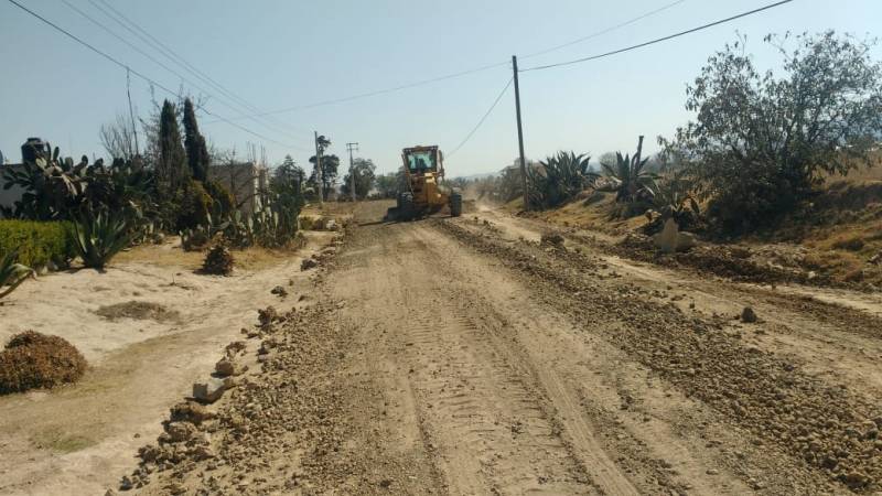Rehabilitan caminos rurales en Tulancingo