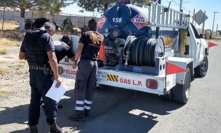 Supervisan en Tolcayuca vehículos que transportan gas LP