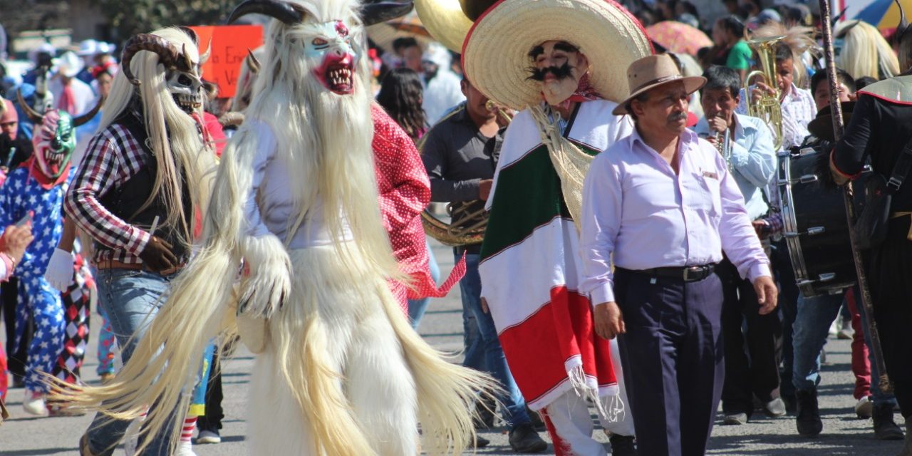 Celebran carnaval «Orgullo y tradición» en Santiago Tulantepec