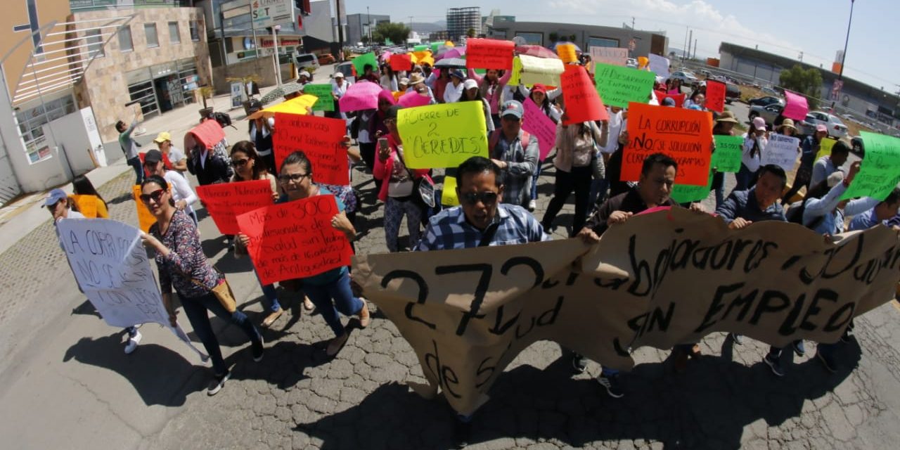 Protestan en Pachuca por despido de empleados de Prospera
